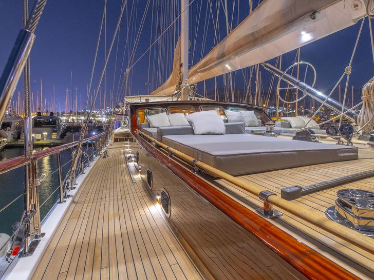 HIC SALTA Deck HIC SALTA Deck
