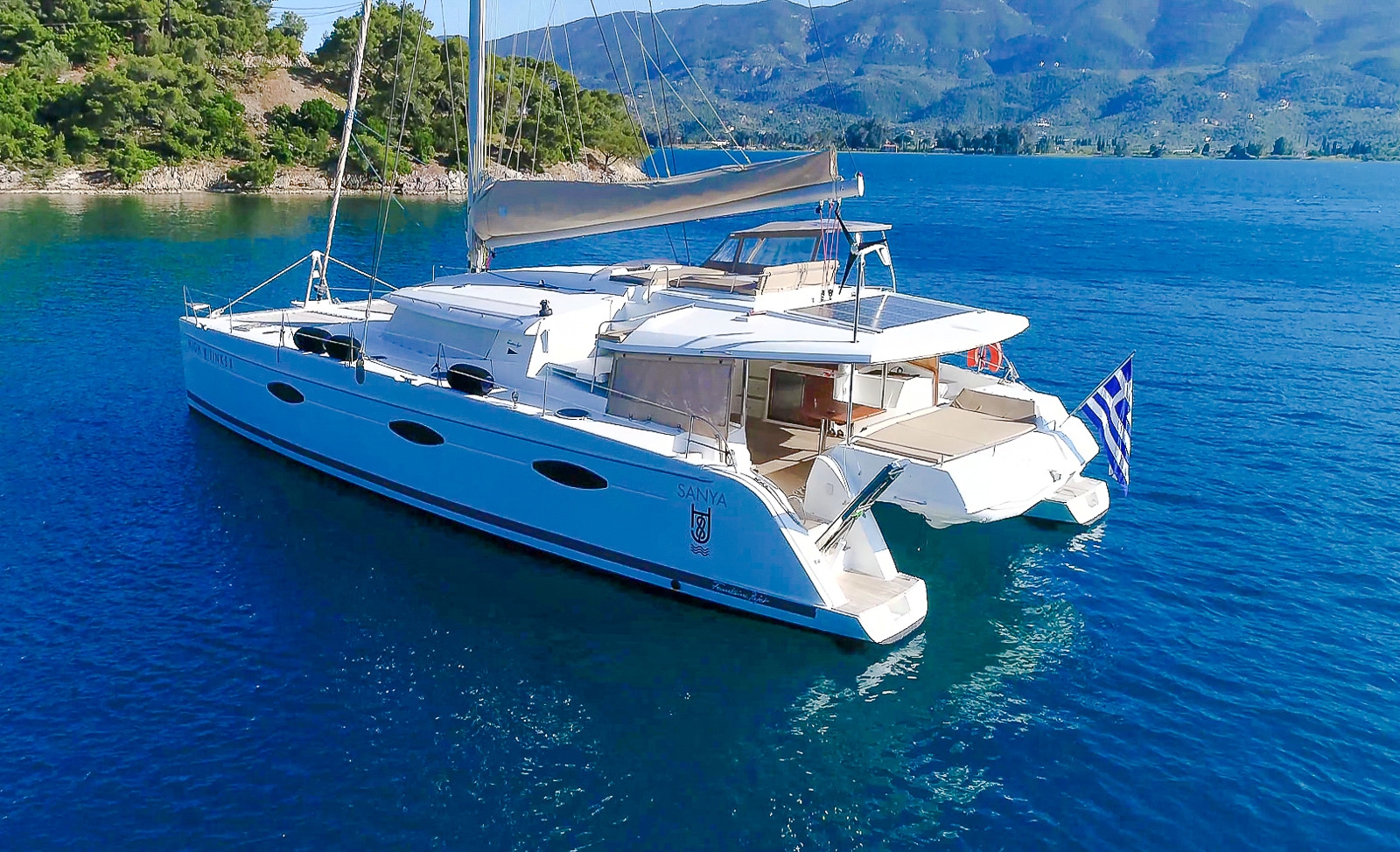 Luxury Crewed Catamaran HIGH FIVE - Fountaine Pajot Sanya 57 - 5 