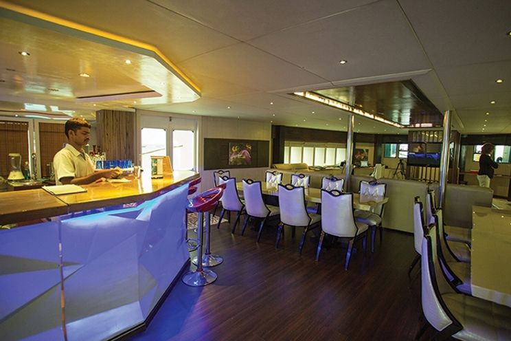Charter Yacht HONORS LEGACY - 9 Cabins - Maldives,Indian Ocean
