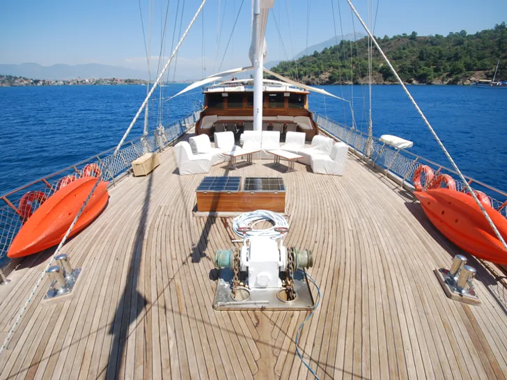 HOLIDAY X Deck HOLIDAY X Deck