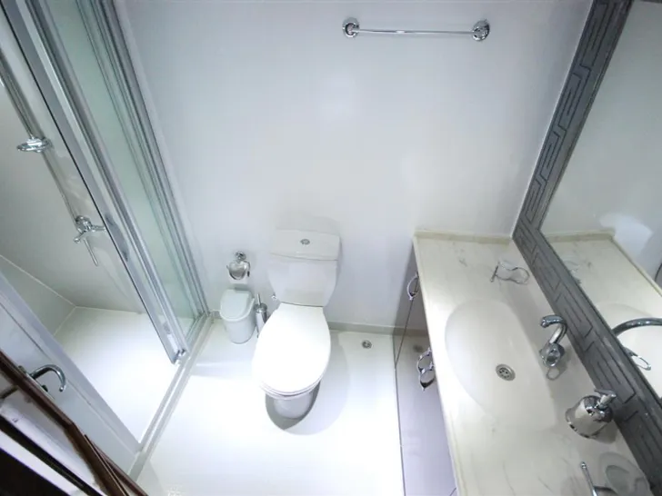 HOLIDAY X Bathroom HOLIDAY X Bathroom