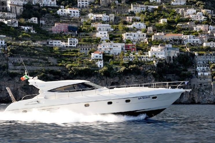 Charter Yacht HOT - Gianetti 58HT- 2 Cabins - Amalfi Coast Day Charter Yacht - Sorrento - Capri - Positano