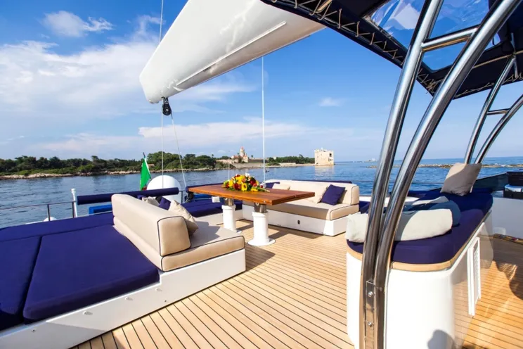 Charter Yacht HUTIANE - 31m Cuneo Marine - 4 Cabins - Monaco - Cannes - St Tropez