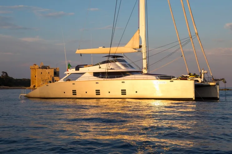 Charter Yacht HUTIANE - 31m Cuneo Marine - 4 Cabins - Monaco - Cannes - St Tropez