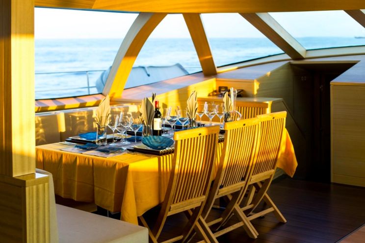 Charter Yacht HUTIANE - 31m Cuneo Marine - 4 Cabins - Monaco - Cannes - St Tropez