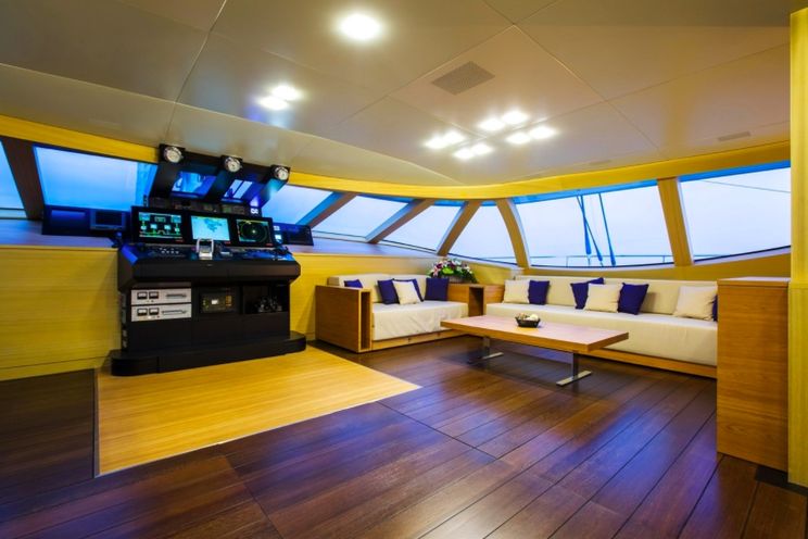 Charter Yacht HUTIANE - 31m Cuneo Marine - 4 Cabins - Monaco - Cannes - St Tropez