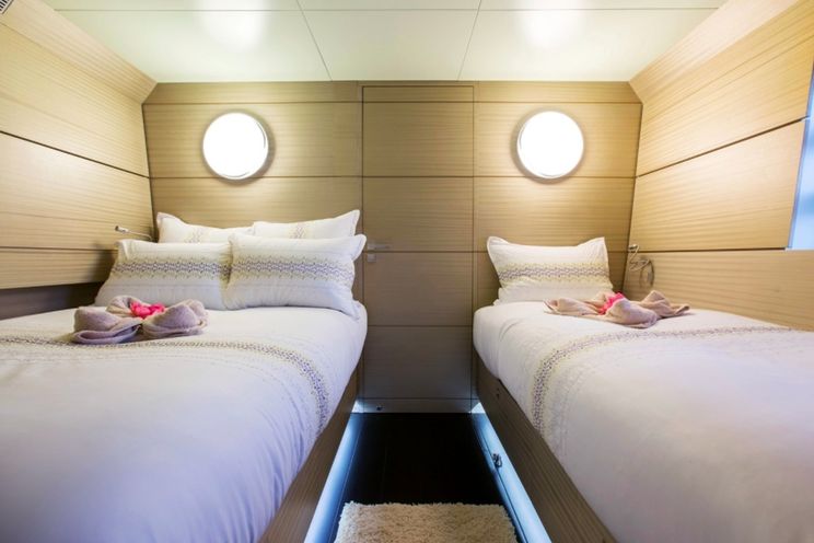 Charter Yacht HUTIANE - 31m Cuneo Marine - 4 Cabins - Monaco - Cannes - St Tropez