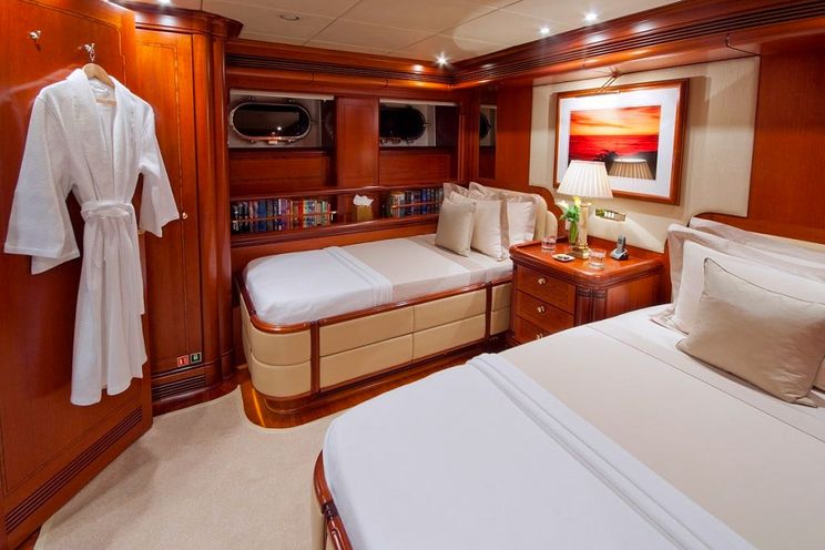 Belichamen verzonden Gespierd Luxury Crewed Sailing Yacht HYPERION - Royal Huisman 47m - 3 Cabins -  Bahamas - Leeward Islands - Windward Islands - Boatbookings