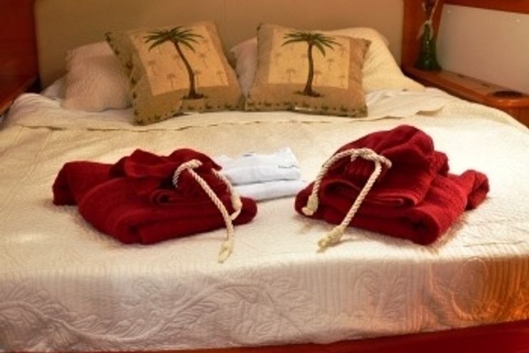 Charter Yacht HYPNAUTIC - Lagoon 44 - 3 Cabins - Virgin Islands - Caribbean