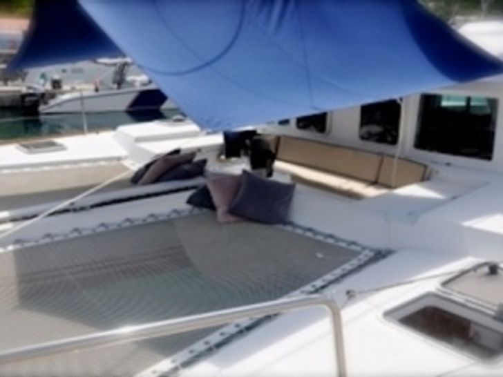 hypnautic_foredeck hypnautic_foredeck