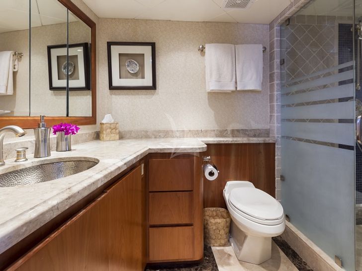 IL CAPO Broward Marine 119 master bathroom IL CAPO Broward Marine 119 master bathroom