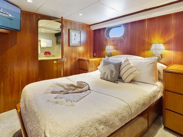 IL CAPO Broward Marine 119 VIP cabin IL CAPO Broward Marine 119 VIP cabin