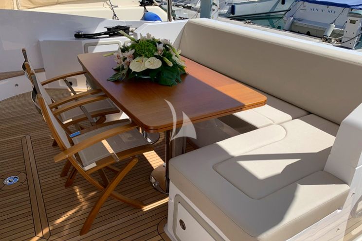 Charter Yacht IMAGINE - Azimut 68 Flybridge - 4 Cabins - St Tropez - Cannes - Monaco - Cap Ferrat