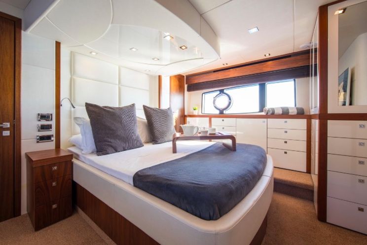 Charter Yacht CARDANO - Sunseeker Manhattan 63 - 3 Cabins - Trogir - Split - Dubrovnik