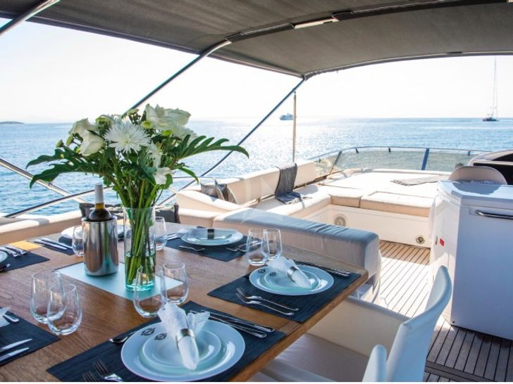 Flybridge Flybridge