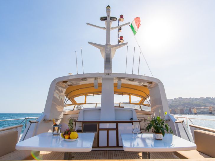 INDIA Benetti 35m Motoryacht Flybridge INDIA Benetti 35m Motoryacht Flybridge