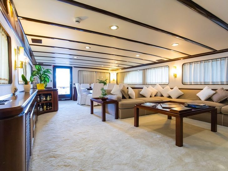 INDIA Benetti 35m Motoryacht Saloon INDIA Benetti 35m Motoryacht Saloon