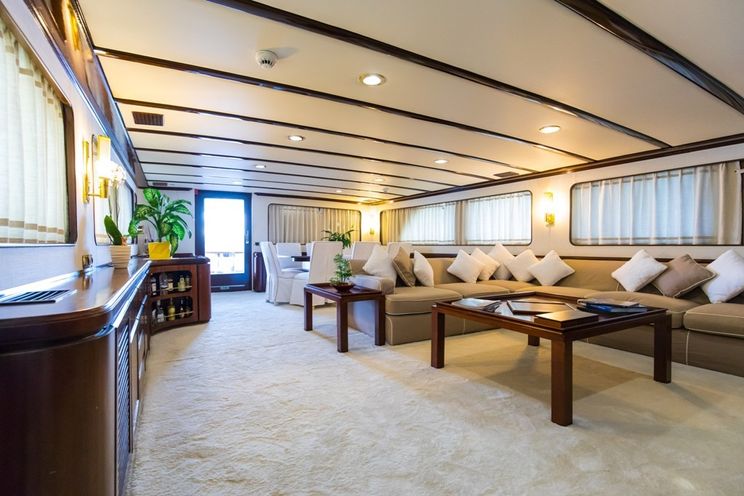 Charter Yacht INDIA - Benetti 35m - 4 Cabins - Naples - Salerno - Amalfi Coast
