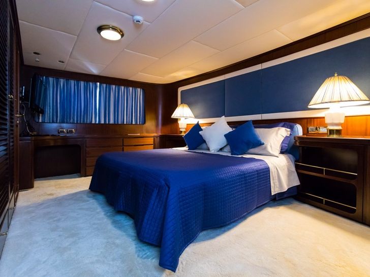 INDIA Benetti 35m Motoryacht Double Cabin