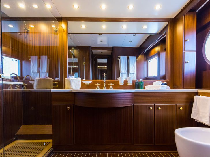 INDIA Benetti 35m Motoryacht Bathroom