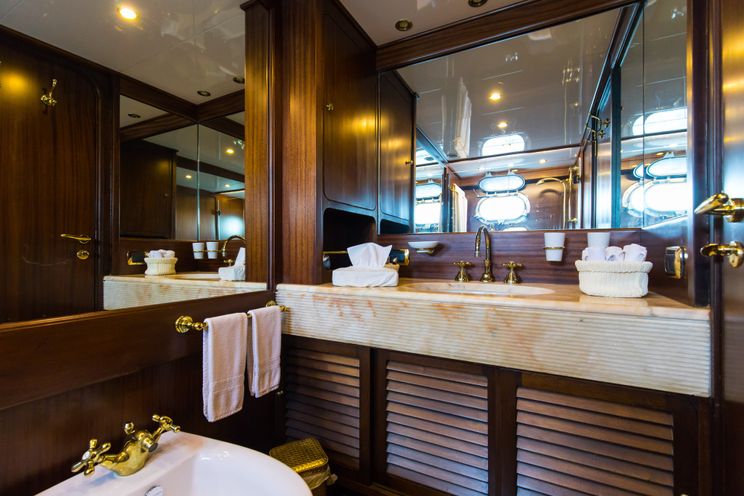 Charter Yacht INDIA - Benetti 35m - 4 Cabins - Naples - Salerno - Amalfi Coast