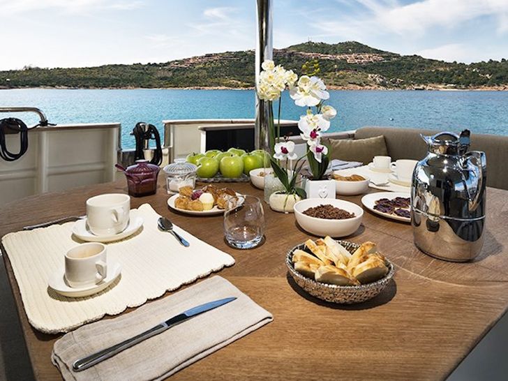 INDIAN Cantieri di Pesaro 26m Motoryacht Breakfast INDIAN Cantieri di Pesaro 26m Motoryacht Breakfast