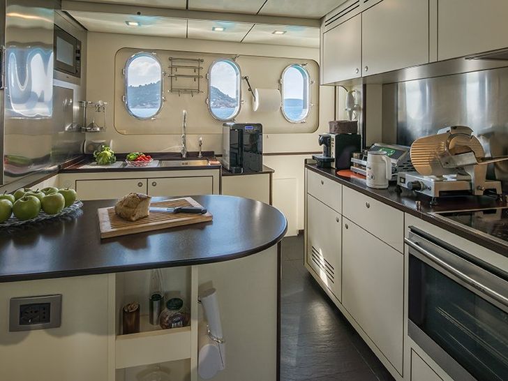 INDIAN Cantieri di Pesaro 26m Motoryacht Galley INDIAN Cantieri di Pesaro 26m Motoryacht Galley