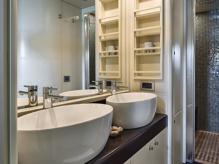 INDIAN Cantieri di Pesaro 26m Motoryacht Master En-suite INDIAN Cantieri di Pesaro 26m Motoryacht Master En-suite