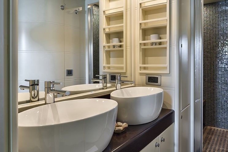 Charter Yacht INDIAN - Cantieri di Pesaro 26m - 4 Cabins - Sardinia - Naples - Pontine Islands - Amalfi Coast - Sicily - Greece