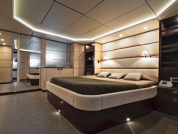 INDIAN Cantieri di Pesaro 26m Motoryacht VIP Cabin