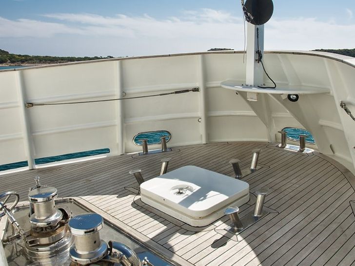 INDIAN Cantieri di Pesaro 26m Motoryacht Bow INDIAN Cantieri di Pesaro 26m Motoryacht Bow