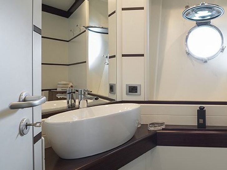 INDIAN Cantieri di Pesaro 26m Motoryacht VIP En-suite