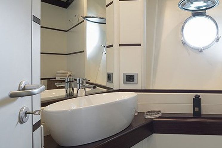 Charter Yacht INDIAN - Cantieri di Pesaro 26m - 4 Cabins - Sardinia - Naples - Pontine Islands - Amalfi Coast - Sicily - Greece