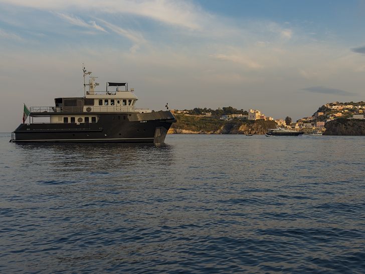 INDIAN Cantieri di Pesaro 26m Motoryacht Running INDIAN Cantieri di Pesaro 26m Motoryacht Running