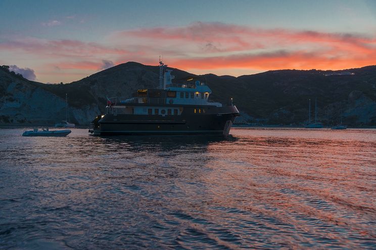 Charter Yacht INDIAN - Cantieri di Pesaro 26m - 4 Cabins - Sardinia - Naples - Pontine Islands - Amalfi Coast - Sicily - Greece