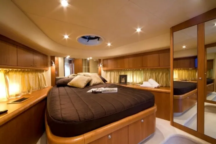 Charter Yacht INDIGO SUN - Sunseeker Manhattan 60 - 3 Cabins - Porto Adriano - Palma de Mallorca - Andratx