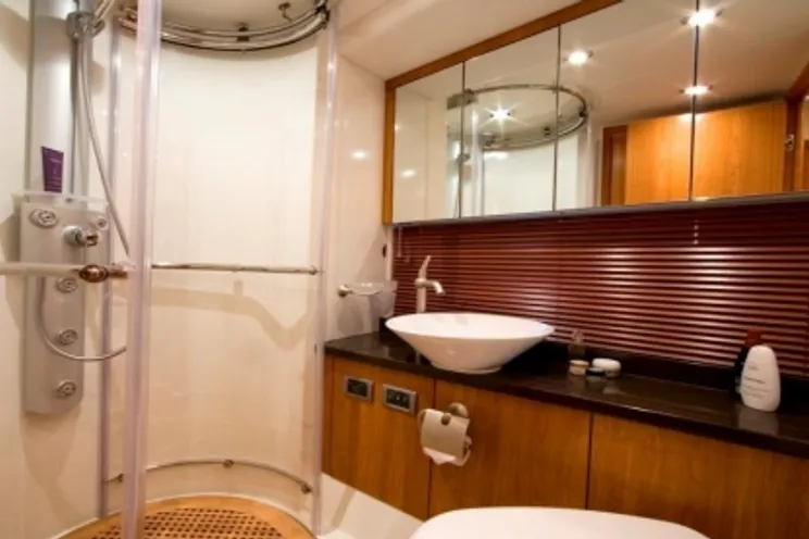 Charter Yacht INDIGO SUN - Sunseeker Manhattan 60 - 3 Cabins - Porto Adriano - Palma de Mallorca - Andratx