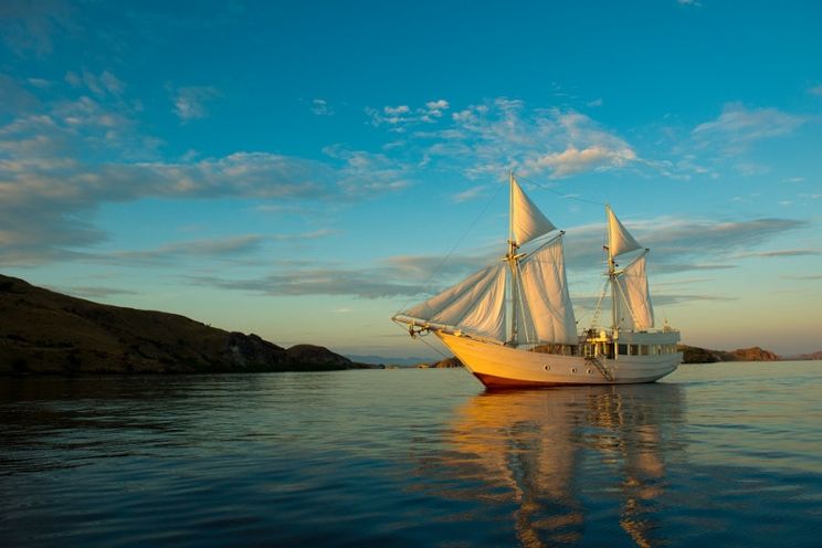 Charter Yacht Indonesian Honeymoon Cruise - 2 guests - Komodo and Raja Ampat,Indonesia