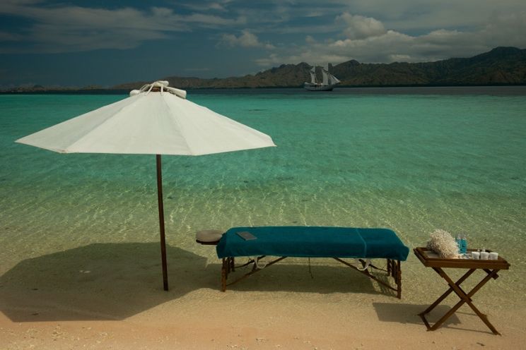 Charter Yacht Indonesian Honeymoon Cruise - 2 guests - Komodo and Raja Ampat,Indonesia