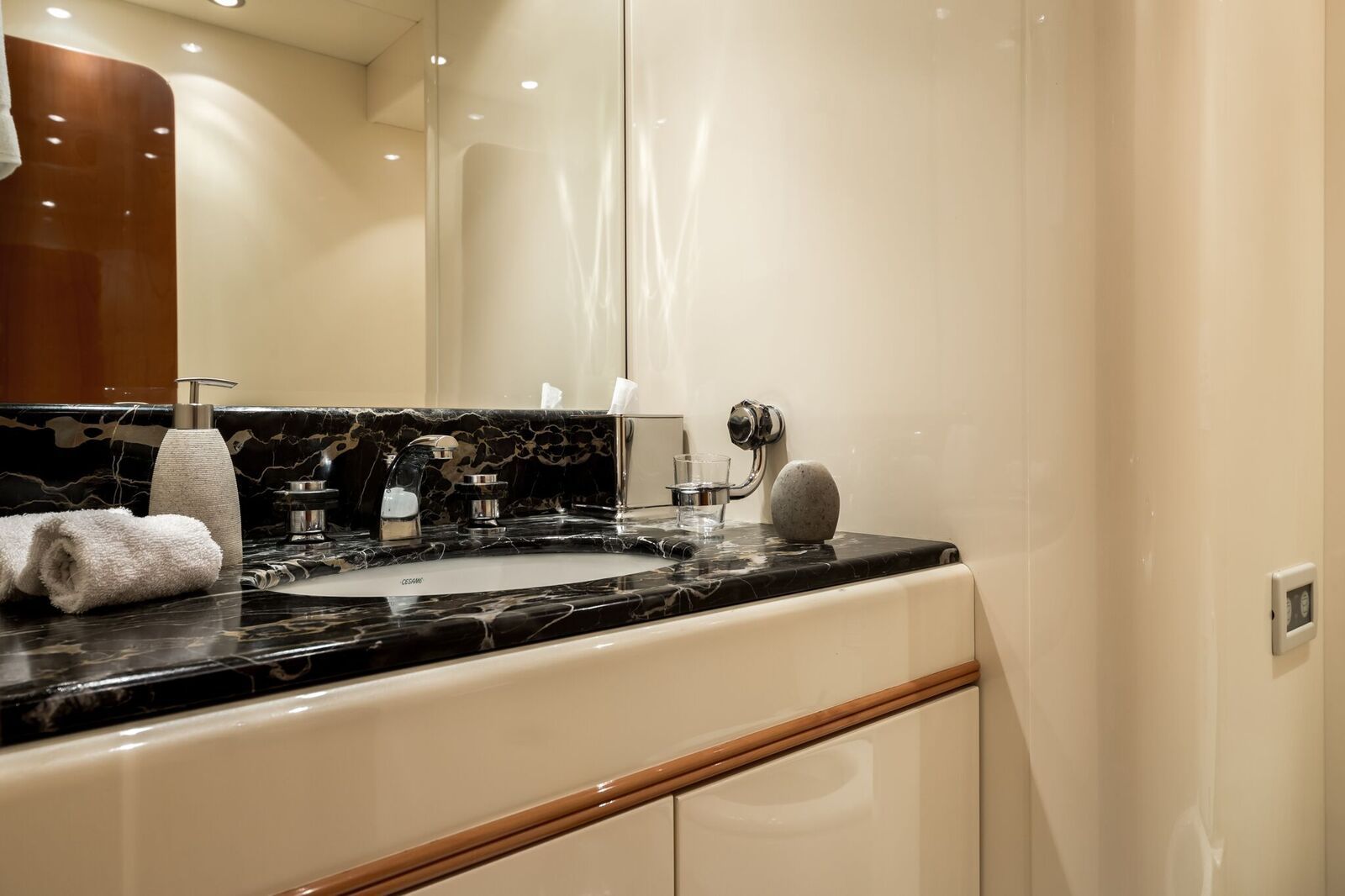 INDULGENCE OF POOLE Mangusta 86 Luxury Superyacht Main Bathroom