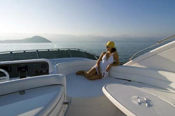 Charter Yacht Intermarine 600 - 2 Cabins - Rio de Janeiro