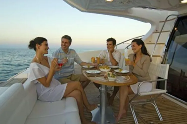 Charter Yacht Intermarine 600 - 2 Cabins - Rio de Janeiro