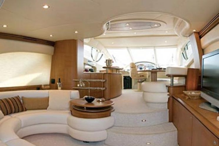Charter Yacht Intermarine 600 - 2 Cabins - Rio de Janeiro