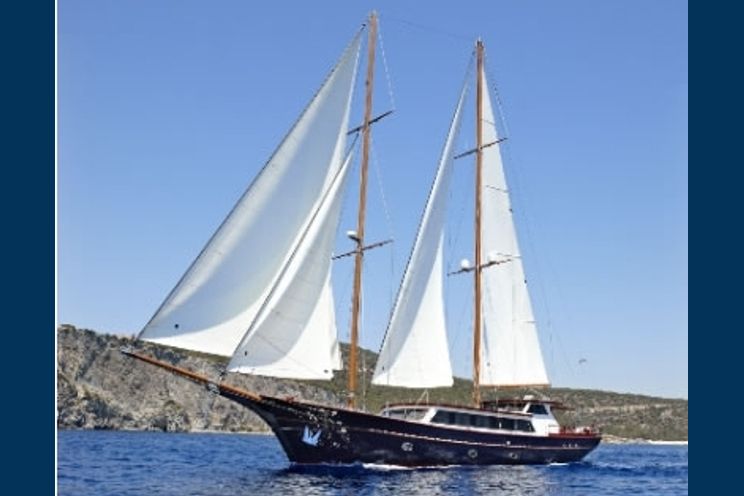 Charter Yacht IRAKLIS L - Custom Build - 6 Cabins - Greece - St Maarten