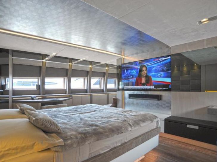 IROCK Master Cabin IROCK Master Cabin