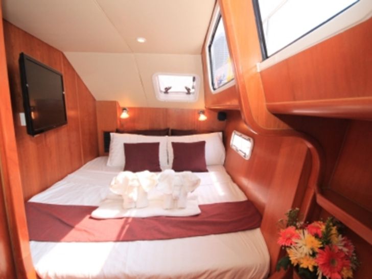 Island Spirit 38 - Cabin Island Spirit 38 - Cabin