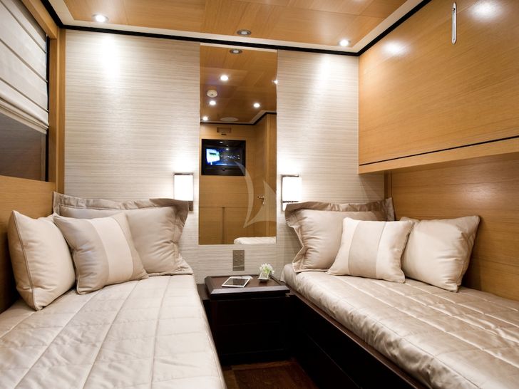Twin cabin Twin cabin
