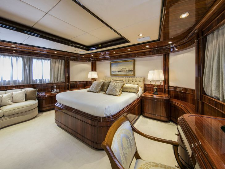 JAAN Intermarine SPA 138 VIP JAAN Intermarine SPA 138 VIP
