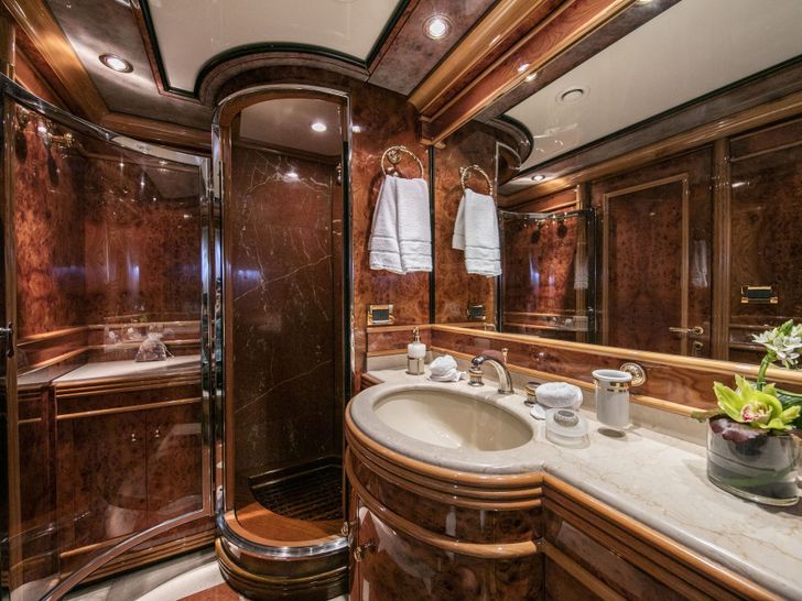 JAAN Intermarine SPA 138 Twin En Suite JAAN Intermarine SPA 138 Twin En Suite
