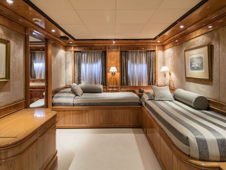 JAAN Intermarine SPA 138 Twin JAAN Intermarine SPA 138 Twin